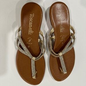 Toscanella brown gold tone rhinestone thong sandal‎ -  Size 8.